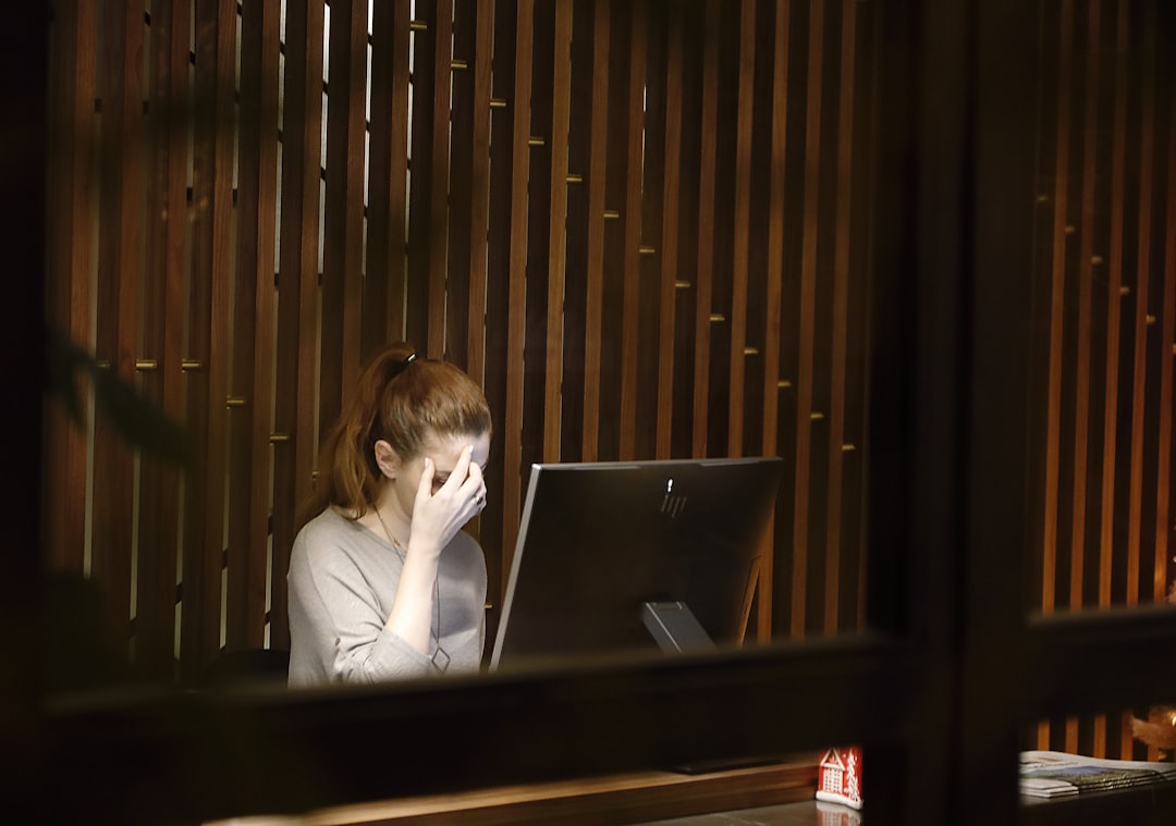 working_at_desk